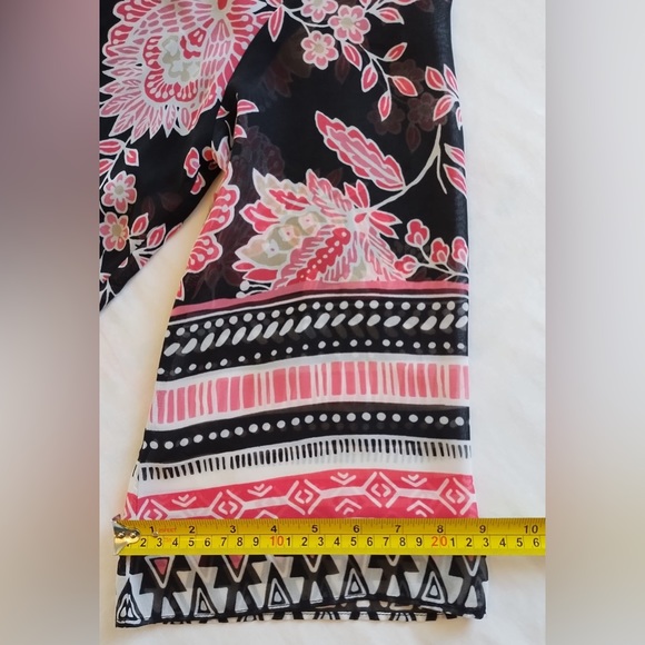 JM Collection Women's Printed Split-Front Tunic Top (Black Pink, Medium) Blouse - Picture 14 of 15